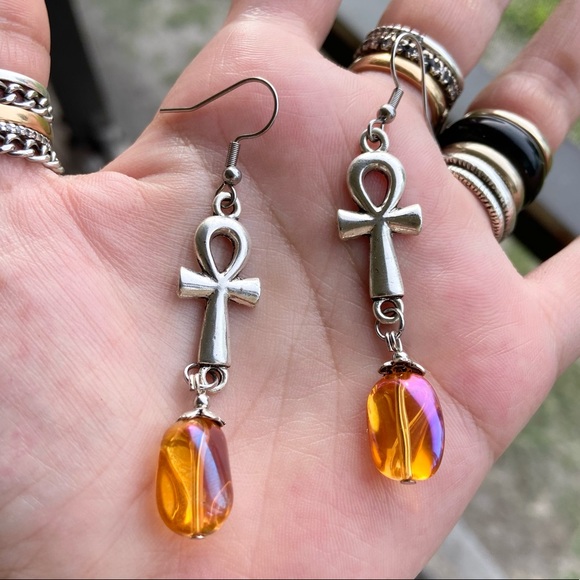 π΄ SALE ! red dot items are 2 for $25 . Bundle more than 3 and its $10 each π - Picture 6 of 7